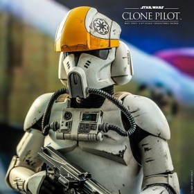 Clone Pilot Star Wars Episode II 1/6 Action Figure by Hot Toys